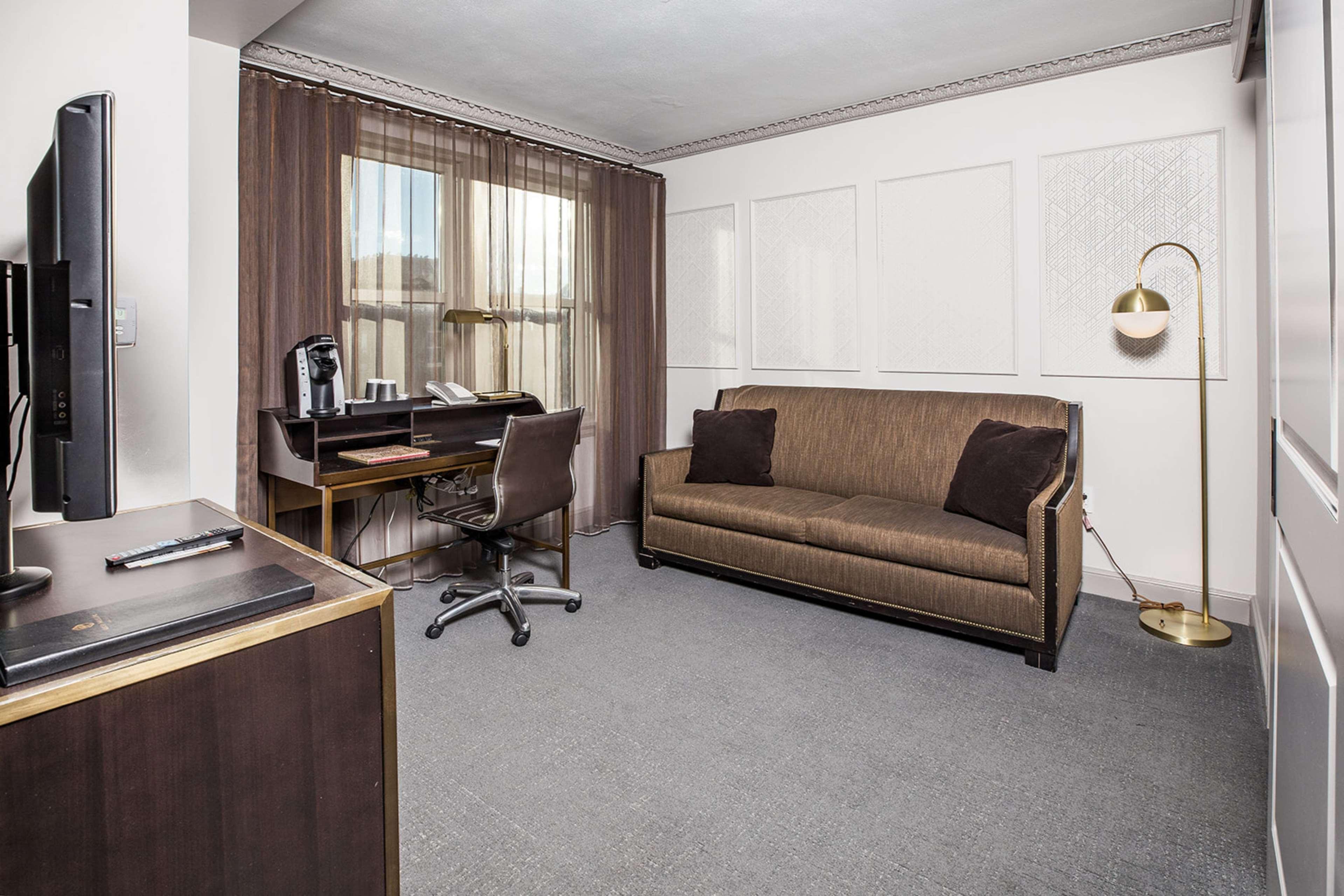 Hotel Phillips Kansas City, Curio Collection By Hilton Buitenkant foto