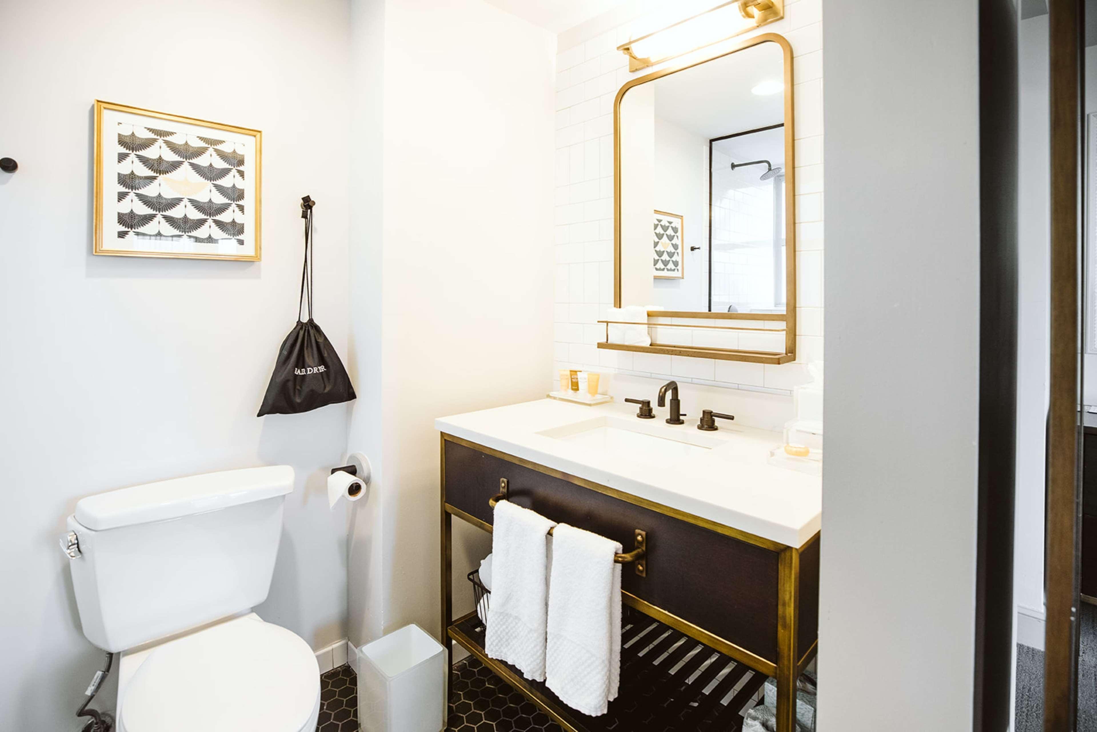 Hotel Phillips Kansas City, Curio Collection By Hilton Buitenkant foto