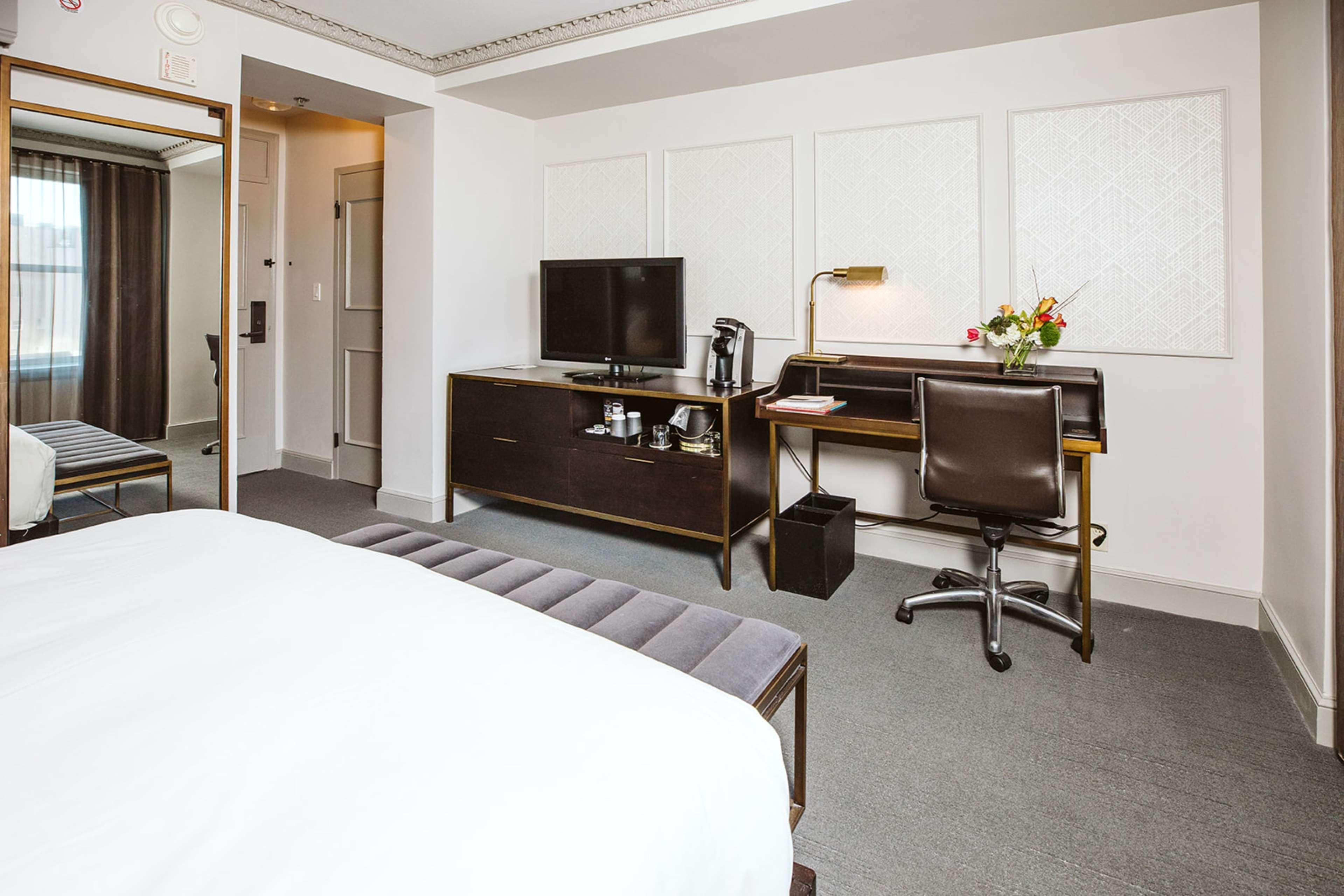 Hotel Phillips Kansas City, Curio Collection By Hilton Buitenkant foto