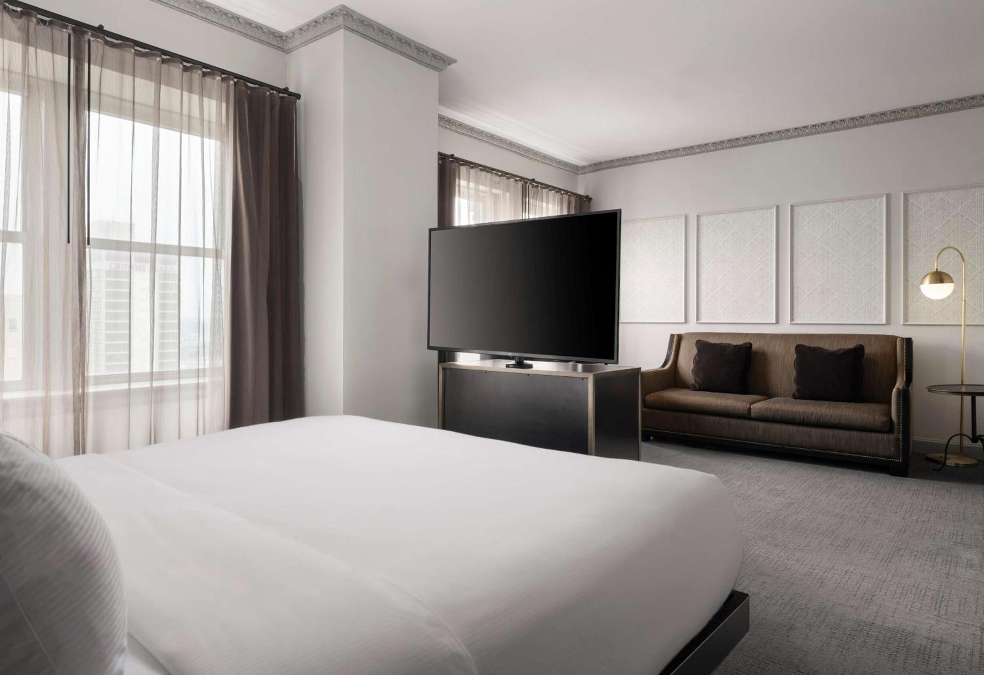 Hotel Phillips Kansas City, Curio Collection By Hilton Buitenkant foto