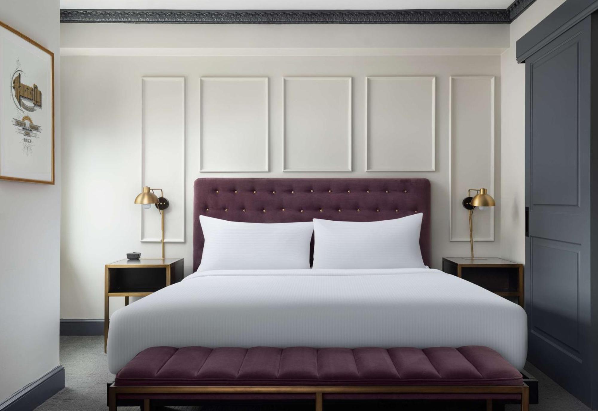 Hotel Phillips Kansas City, Curio Collection By Hilton Buitenkant foto