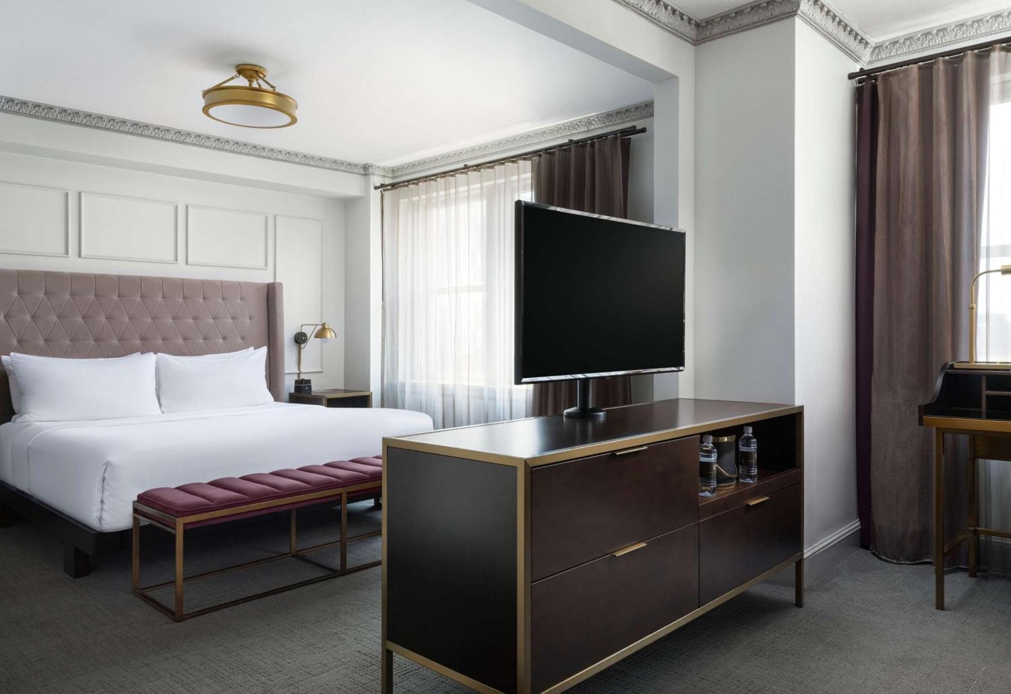 Hotel Phillips Kansas City, Curio Collection By Hilton Buitenkant foto